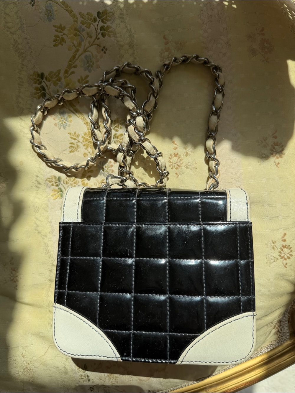 VINTAGE CHANEL Black & White Mini Bag - Picture 2 of 7